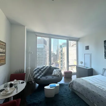 Rent this 1 bed apartment on Winstar Building in 685 3rd Avenue, New York