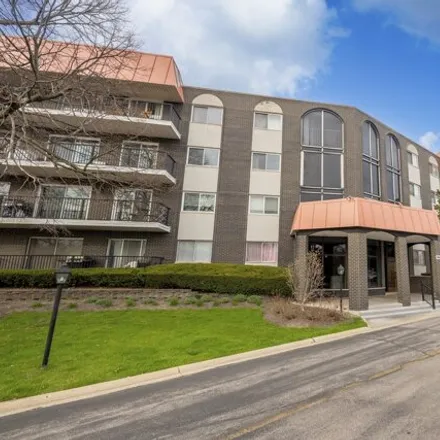 Buy this 2 bed condo on 4940 Foster Street in Skokie, IL 60077