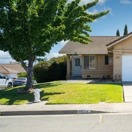 Buy this 3 bed house on 5870 Lakeview Circle in Fairfield, CA 94534