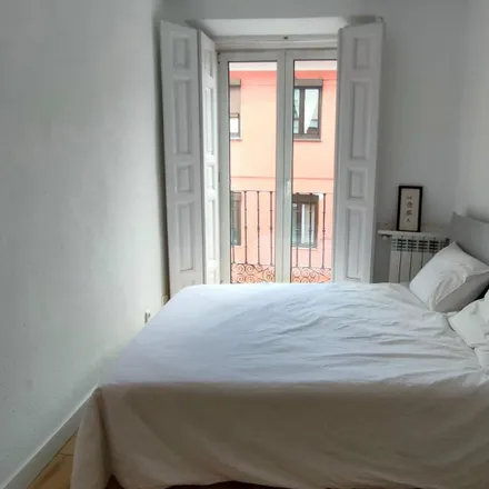 Rent this 2 bed apartment on Rabbiz in Calle del Conde Duque, 14