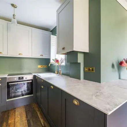 Image 2 - 95 Brondesbury Road, London, NW6 6BX, United Kingdom - Apartment for sale