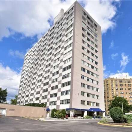 Rent this 1 bed condo on unnamed road in Lakewood, OH