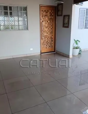 Rent this 3 bed house on Rua Benedito Alves Moreira in Cinco Conjuntos, Londrina - PR