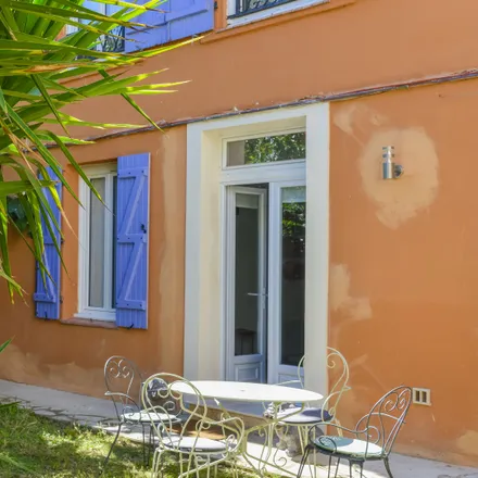 Rent this 3 bed house on 49 Place Saint-Jacques in 34500 Béziers, France