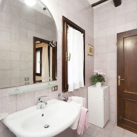 Image 4 - 35030 Vo' Vecchio Province of Padua, Italy - Townhouse for rent