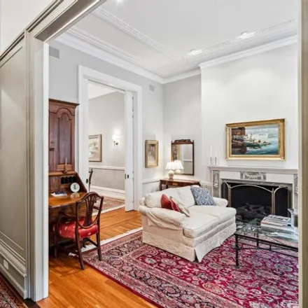 Image 4 - 1810 Cypress Street, Philadelphia, PA 19103, USA - Townhouse for sale