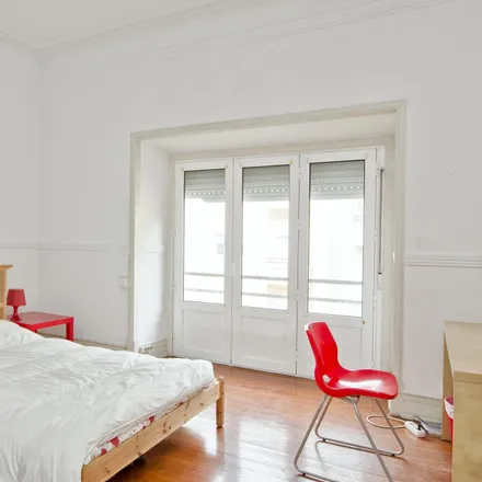 Rent this 6 bed room on Pizza Hut in Avenida João XXI, 1000-081 Lisbon