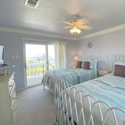 Rent this 2 bed house on Crystal Beach in TX, 77650