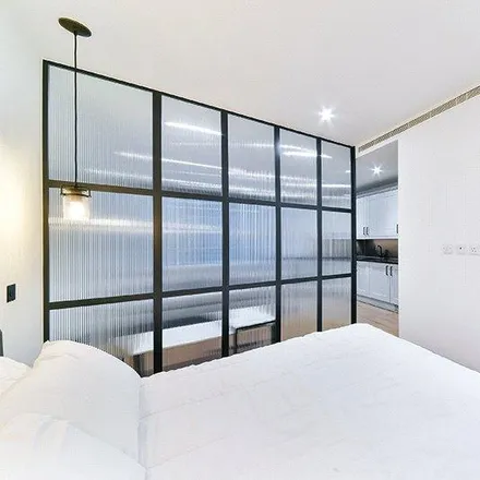 Image 9 - The Highway, St. George in the East, London, E1W 2AQ, United Kingdom - Apartment for rent
