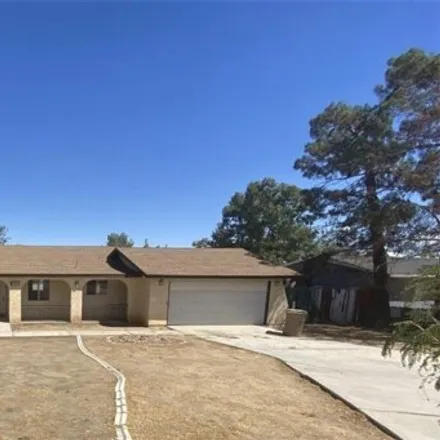 Rent this 3 bed house on 17858 Alder Street in Hesperia, CA 92345