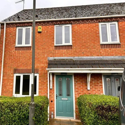 Rent this 2 bed townhouse on 8 Cross Street in Sandiacre, NG10 5QS