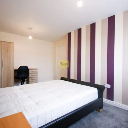 Rent this 3 bed apartment on Lingard Close in Vauxhall, B7 5DJ