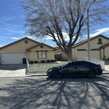 Image 2 - 3686 East Avenue R 11, Palmdale, CA 93550, USA - House for sale