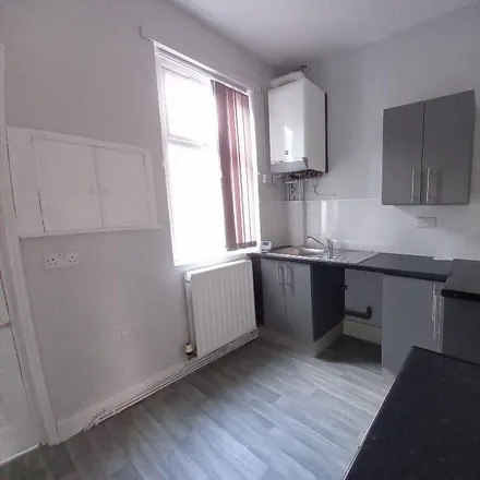 Image 3 - 3 South View Terrace, Middlesbrough, TS3 6PU, United Kingdom - Townhouse for rent