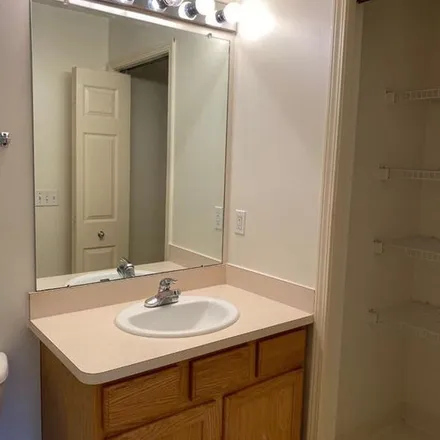 Image 2 - 39523 Rockcrest Lane, Northville Charter Township, MI 48168, USA - Apartment for rent