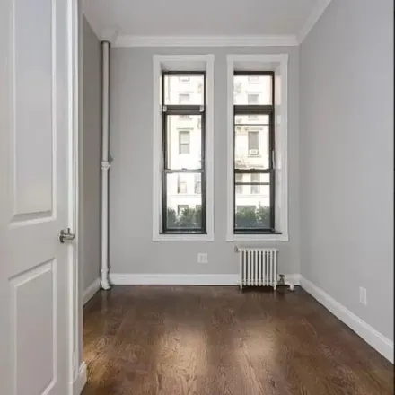 Image 4 - School of Visual Arts, 209 East 23rd Street, New York, NY 10010, USA - Apartment for rent