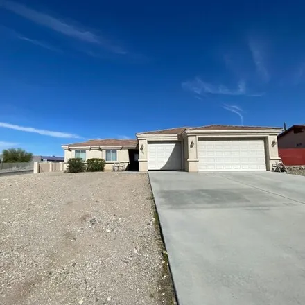 Buy this 3 bed house on 3011 Pintail Drive in Lake Havasu City, AZ 86406