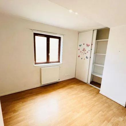 Rent this 3 bed apartment on 7 Place de la Barre in 71000 Mâcon, France