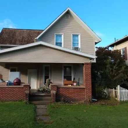 Buy this 4 bed house on 726 North Tuscarawas Avenue in Willow Glen, Dover
