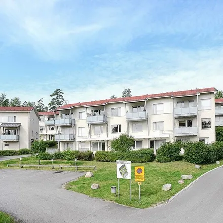Rent this 1 bed apartment on Metsärinne 4A in 04220 Kerava, Finland