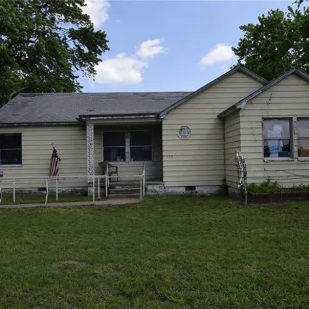 Buy this 2 bed house on 229 West Chestnut Street in Stilwell, OK 74960