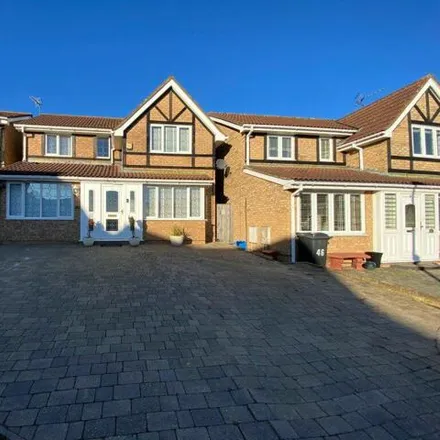 Rent this 4 bed house on The Lawns in Stevenage, SG2 9RT
