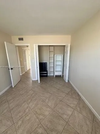 Image 7 - Azul at Kimberly Lakes, 4051 Northeast 13th Avenue, Oakland Park, FL 33334, USA - Condo for rent