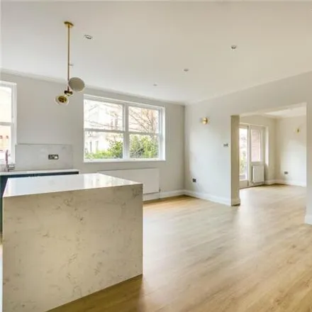 Rent this 3 bed apartment on Kingston House South 40-90 in Ennismore Gardens, London