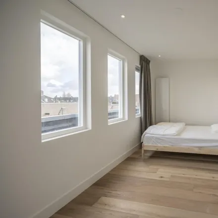 Rent this 4 bed room on Bestevâerstraat 153-H in 1055 TK Amsterdam, Netherlands