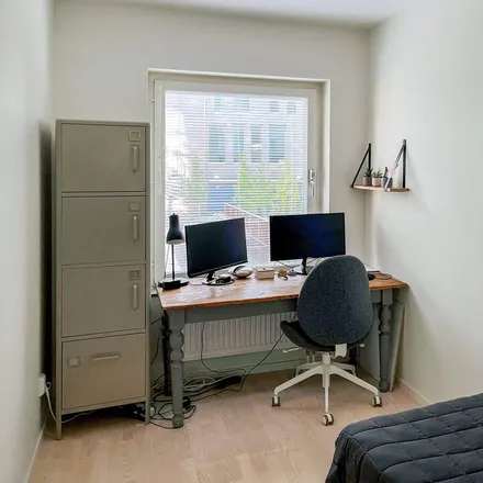 Rent this 1 bed room on Skrivaregatan in 215 35 Malmo, Sweden
