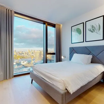 Rent this 3 bed apartment on 39 York Road in South Bank, London