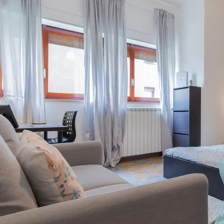 Rent this 4 bed room on Via Francesco De Sanctis in 69, 20141 Milan MI