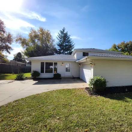Buy this 4 bed house on 27 Kim Drive in Bourbonnais, IL 60914