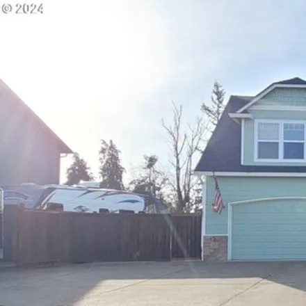 Buy this 3 bed house on 956 66th Place in Springfield, OR 97478