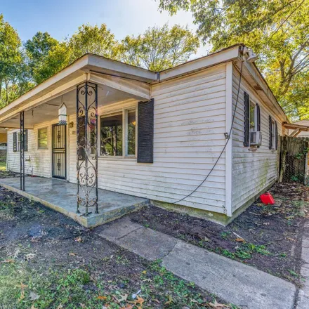 Buy this 3 bed house on 979 Creston Avenue in Felts, Memphis