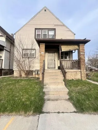 Buy this studio house on 2750 in 2750A North 35th Street, Milwaukee