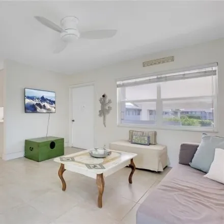 Image 5 - 248 Allenwood Drive, Lauderdale-by-the-Sea, Broward County, FL 33308, USA - Condo for sale