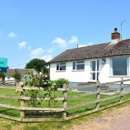 Rent this 4 bed house on Washfield in Devon, Ex16