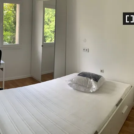 Rent this 6 bed room on 18 Allée de la Clairière in 77420 Champs-sur-Marne, France