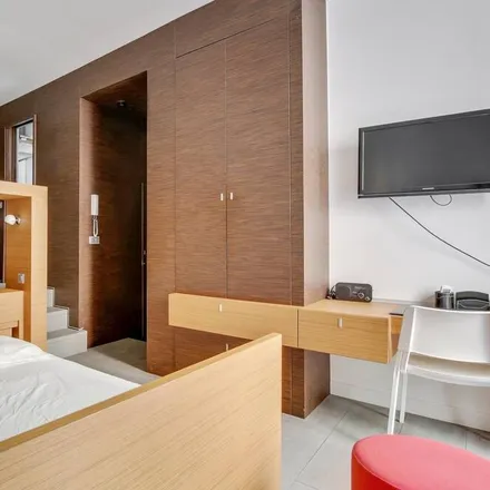 Rent this 1 bed apartment on Paris in Avenue de Paris, 77164 Ferrières-en-Brie