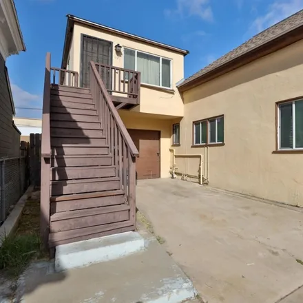 Image 3 - 921 Hoover Avenue, National City, CA 91950, USA - Townhouse for sale
