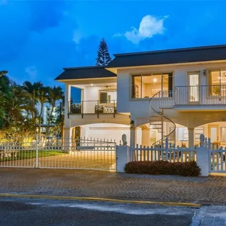Buy this 6 bed house on 99 183rd Avenue in Redington Shores, Pinellas County