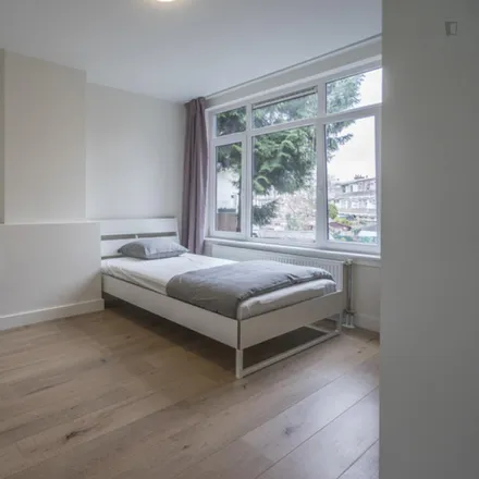 Rent this 3 bed room on Harderwijkstraat 136 in 2573 ZP The Hague, Netherlands