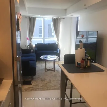 Image 3 - 21 Formula Court, Toronto, ON M9B 3Z8, Canada - Apartment for rent