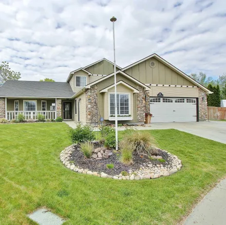 Buy this 5 bed house on 601 South Middle Creek Drive in Nampa, ID 83686
