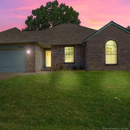 Buy this 3 bed house on 2438 West Mobile Place in Broken Arrow, OK 74011