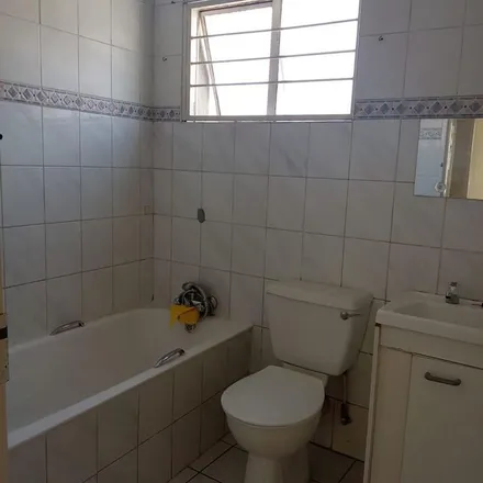 Image 5 - Augusta Road, Johannesburg Ward 57, Johannesburg, 2001, South Africa - Townhouse for rent