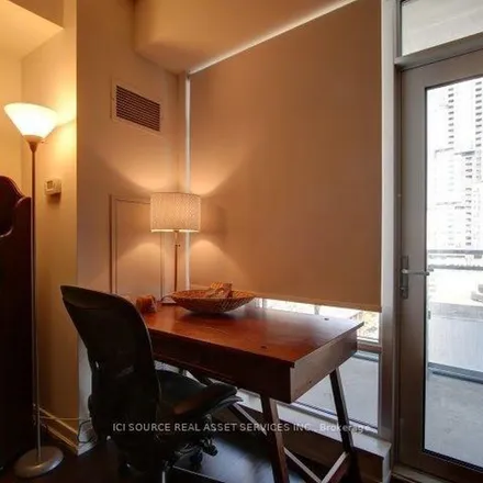 Image 5 - 19 Widmer Street, Old Toronto, ON M5V 1R1, Canada - Apartment for rent