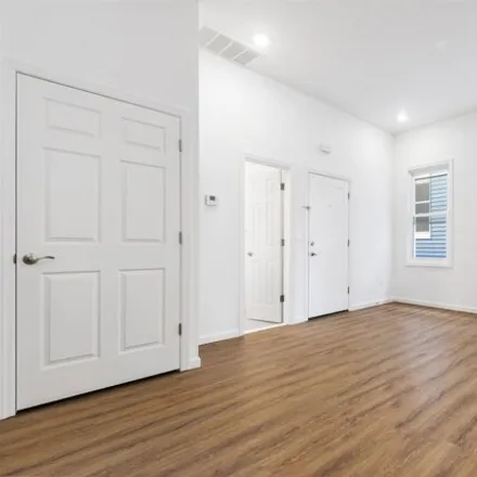 Image 5 - 33 Stagg St Apt 3, Jersey City, New Jersey, 07306 - House for rent