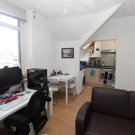 Image 1 - 4 Romilly Road, Cardiff, CF5 1FN, United Kingdom - Apartment for rent